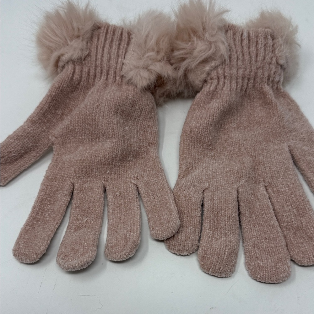 Pink Fuzzy Gloves - Picture 2 of 6